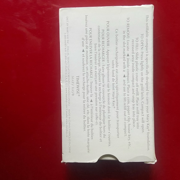 MaryKay Time Wise Foundation empty compact mirror case - Picture 2 of 4